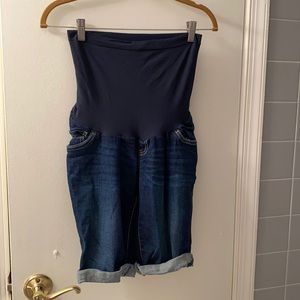 Maternity shorts